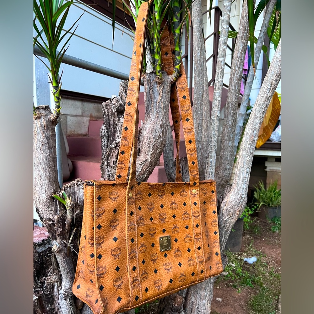 MCM Long Strap Leather Tote Bag Purse Brown Cognac Vintage Authentic